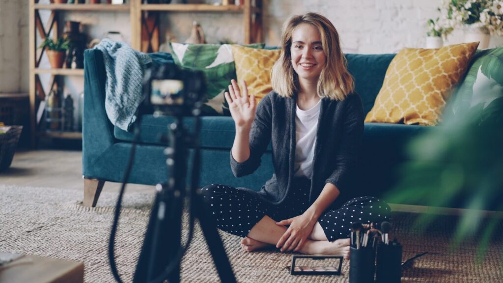 Woman building a consistent online presence for entrepreneurs